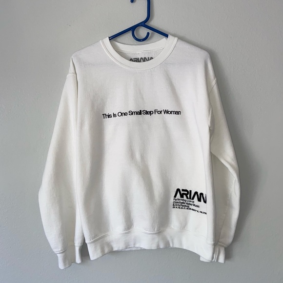 NWOT ariana grande coachella nasa crewneck - Picture 2 of 3